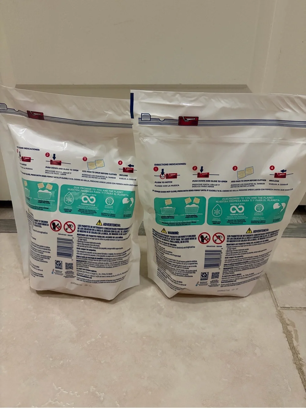 Arm & Hammer Deep Clean Free & Clear Laundry Pacs - White & Teal 2 packets - Picture 2 of 2